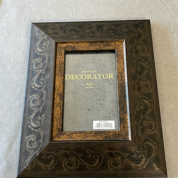 4x6 wooden photo frame with decorative design - Picture 1 of 7